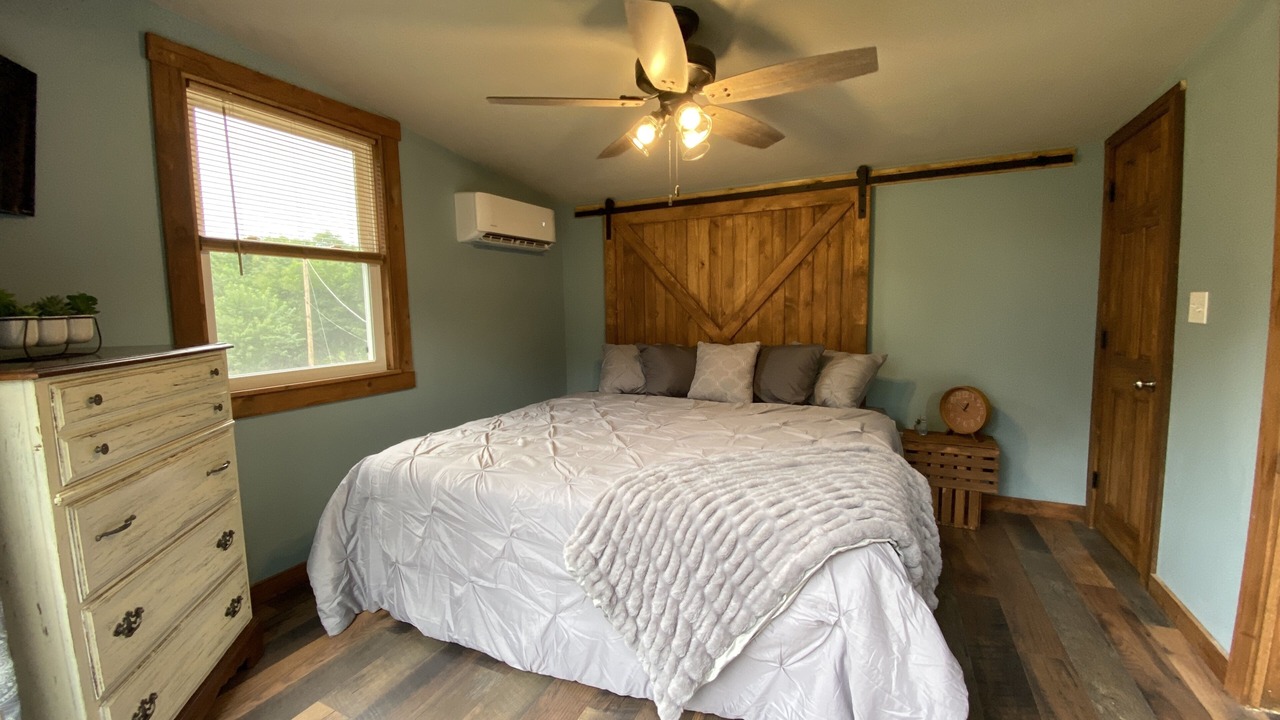 Photo of Bedroom in Vinton