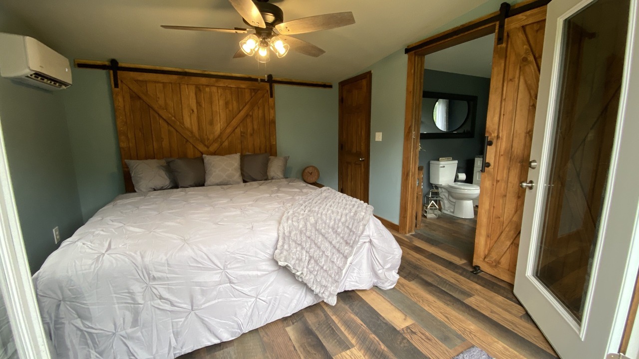 Photo of Bedroom in Vinton