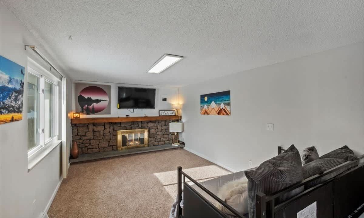 Photo of Livingroom in Walnut Grove