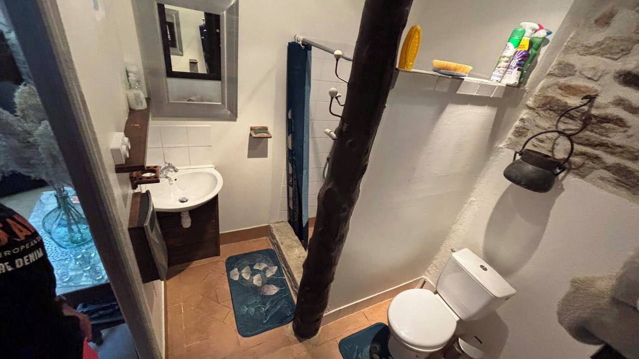 Photo of Bathroom in Caunes-Minervois