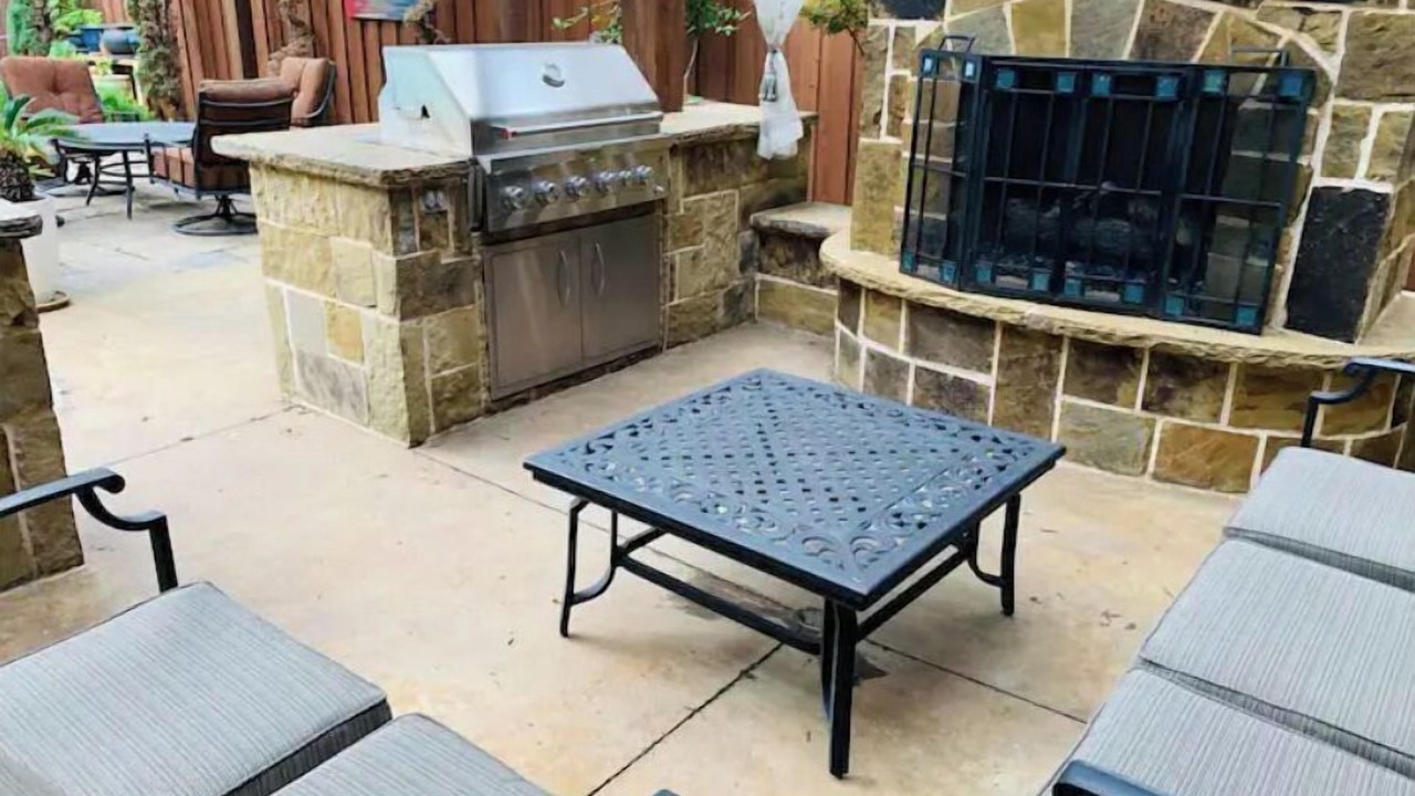 Photo of Outdoor in Oak Lawn