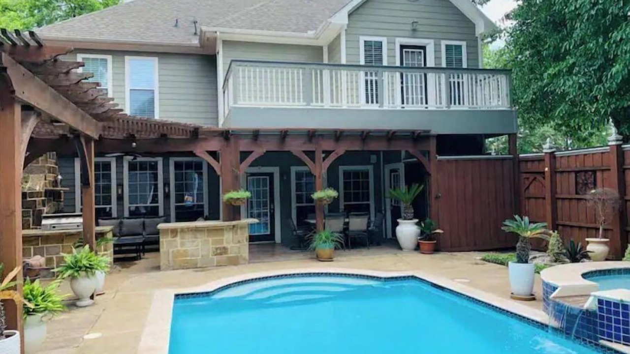Photo of Outdoor in Oak Lawn