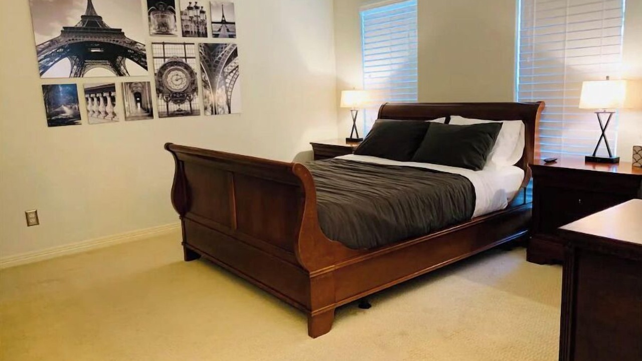 Photo of Bedroom in Oak Lawn