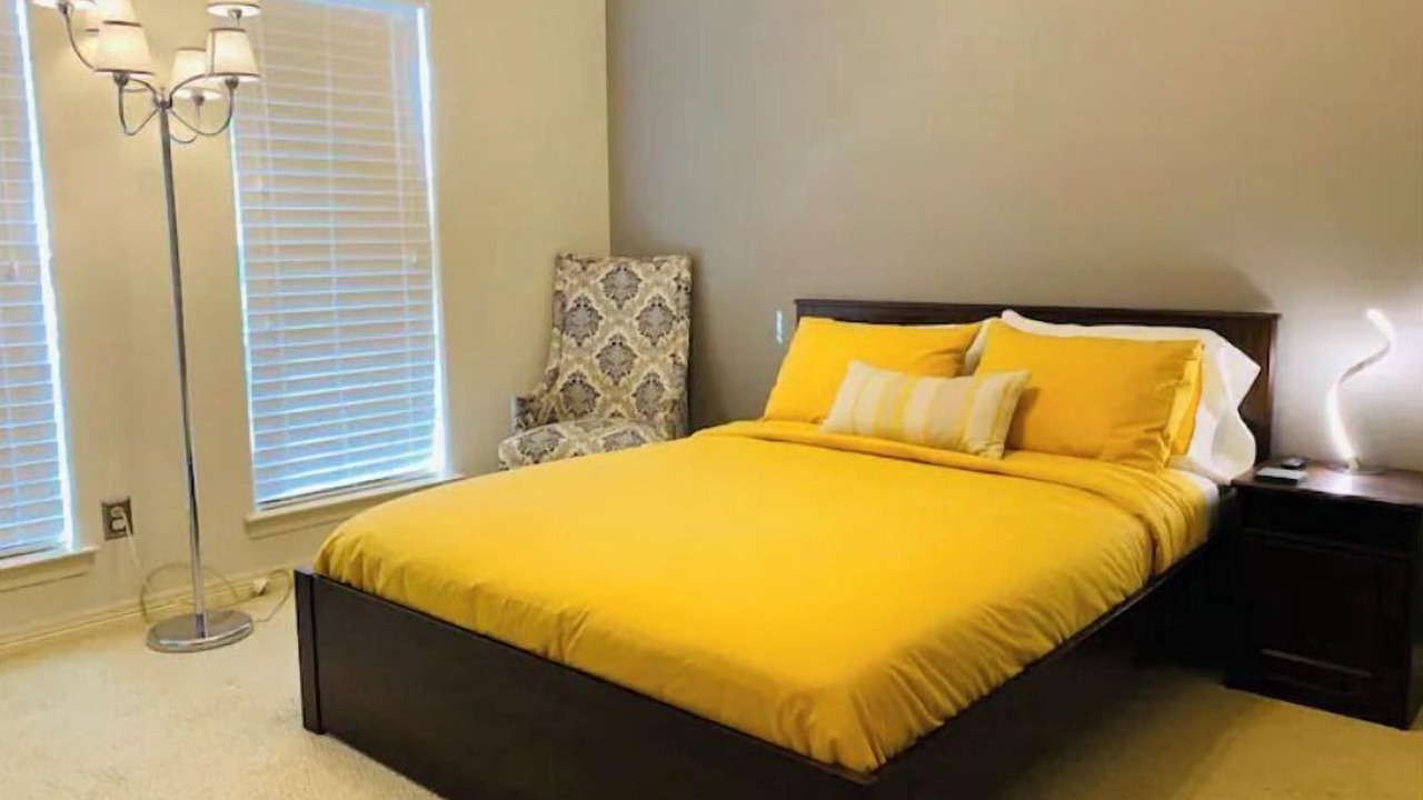 Photo of Bedroom in Oak Lawn
