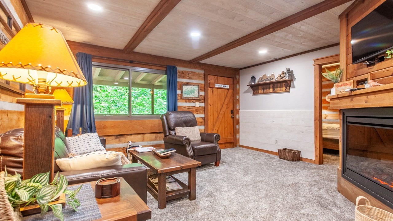 Photo of Livingroom in Bryson City