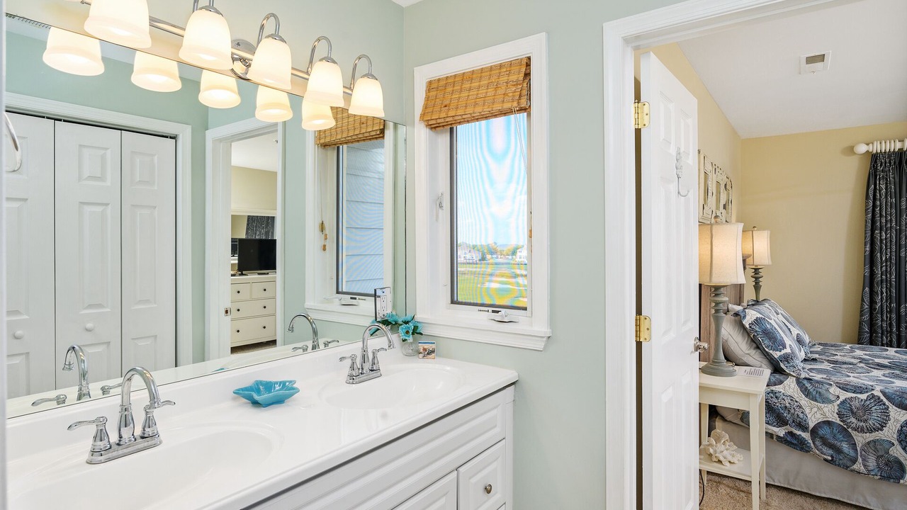 Photo of Bathroom in Heron Harbour Isle