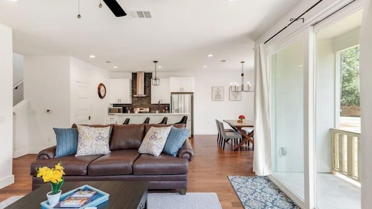 Photo of Livingroom in Franklin Park
