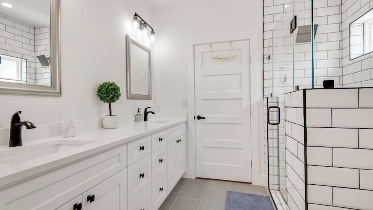 Photo of Bathroom in Franklin Park