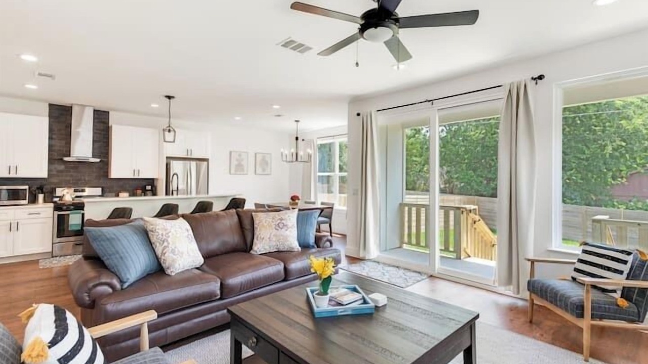 Photo of Livingroom in Franklin Park