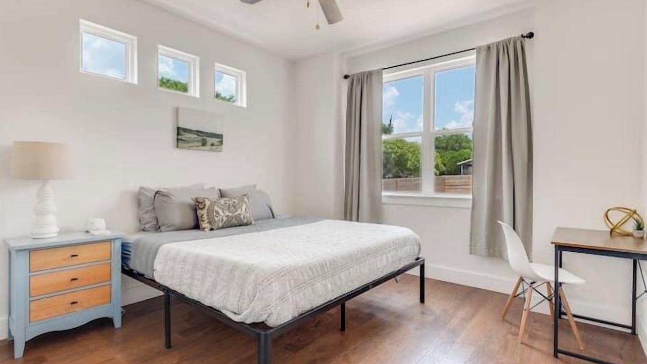 Photo of Bedroom in Franklin Park
