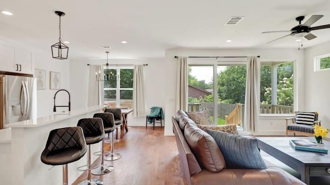 Photo of Livingroom in Franklin Park