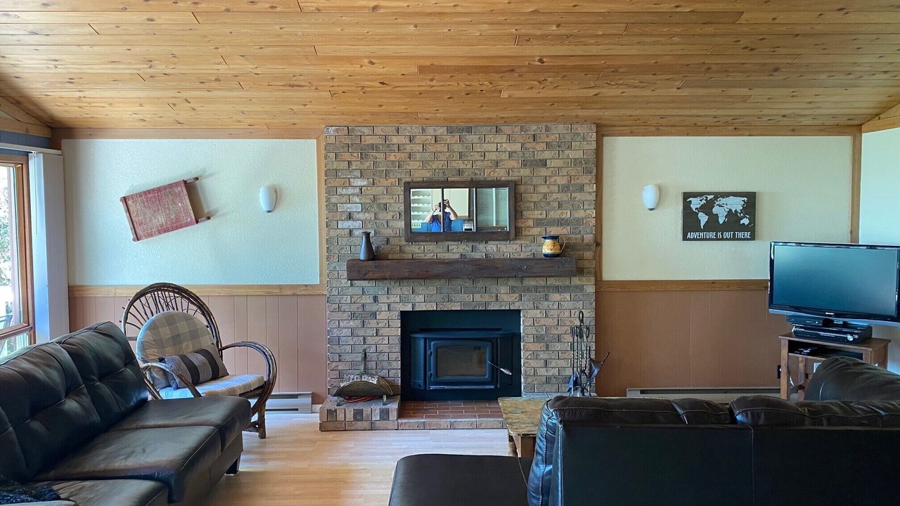 Photo of Livingroom in Hillside Beach
