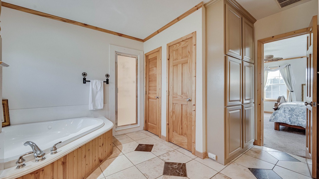 Photo of Bathroom in Navarro County