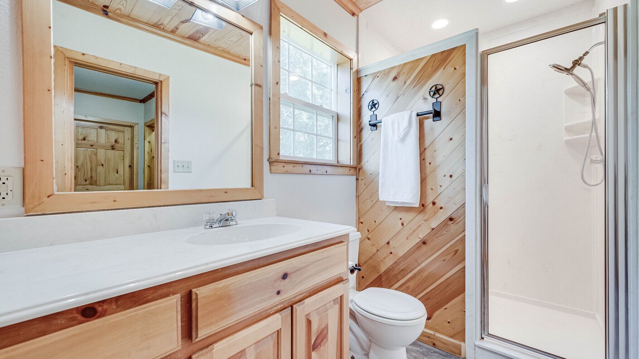 Photo of Bathroom in Navarro County