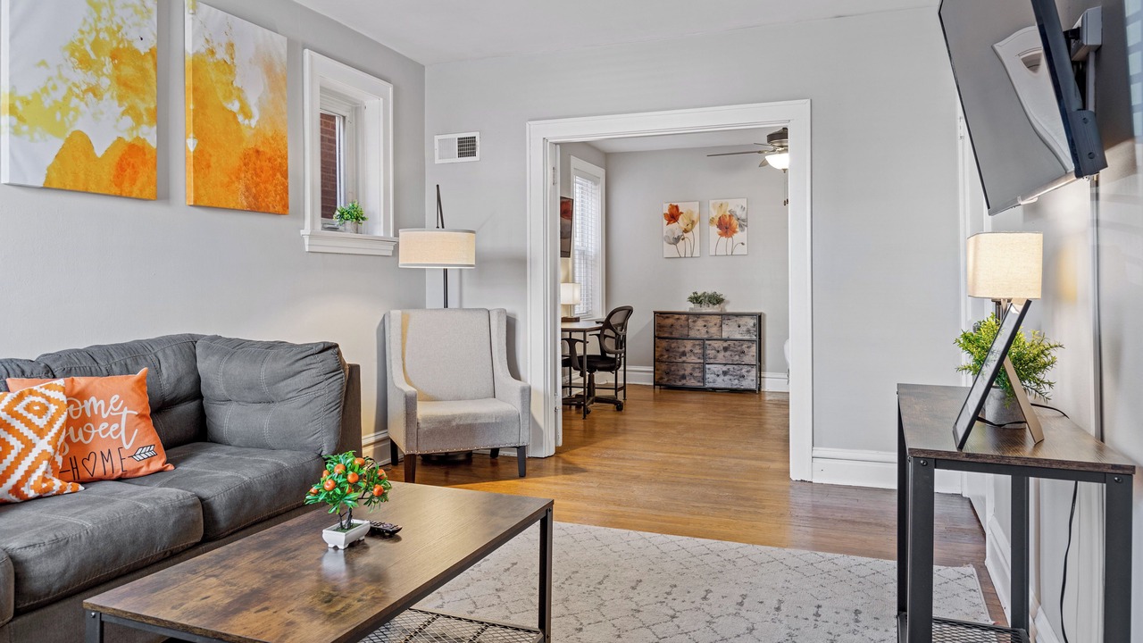 Photo of Livingroom in Lindenwood Park