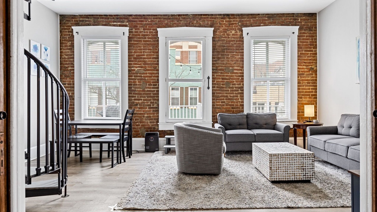 Photo of Livingroom in St. Charles