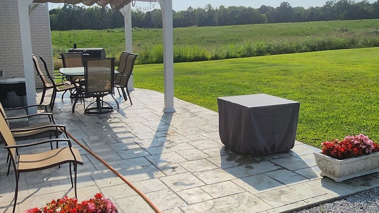 Photo of Outdoor in Clay