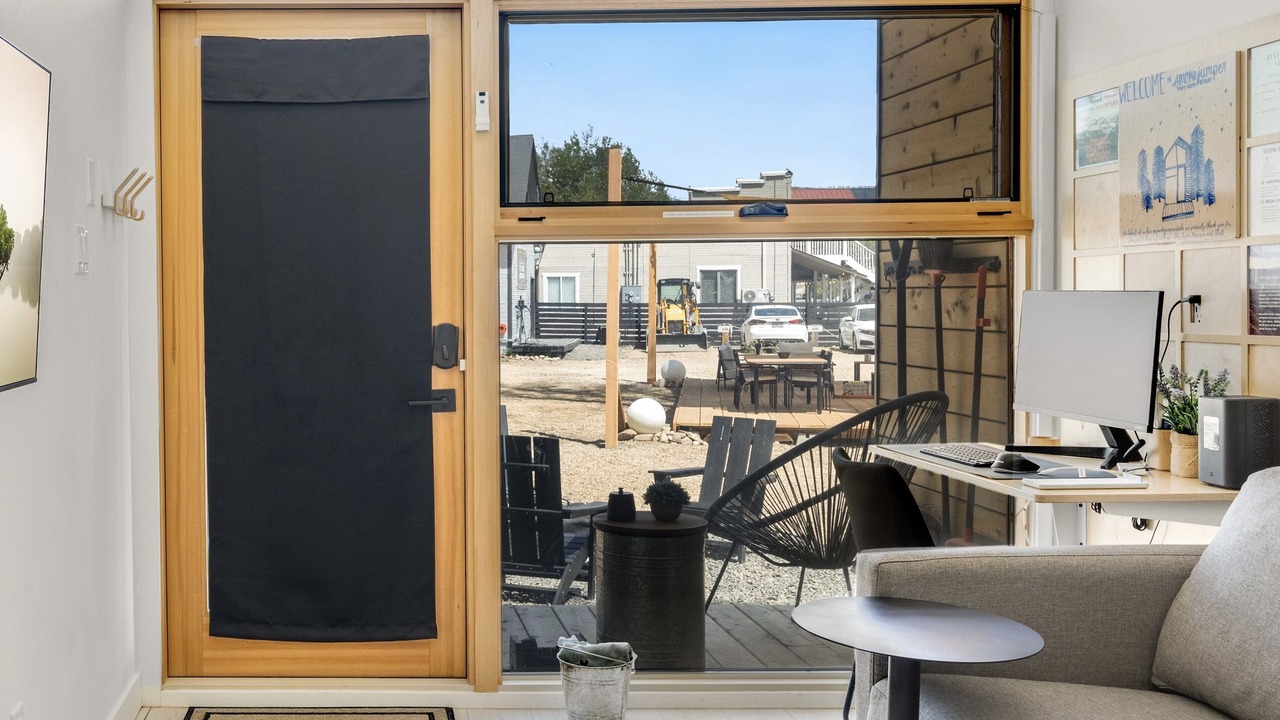Photo of Livingroom in Idaho City