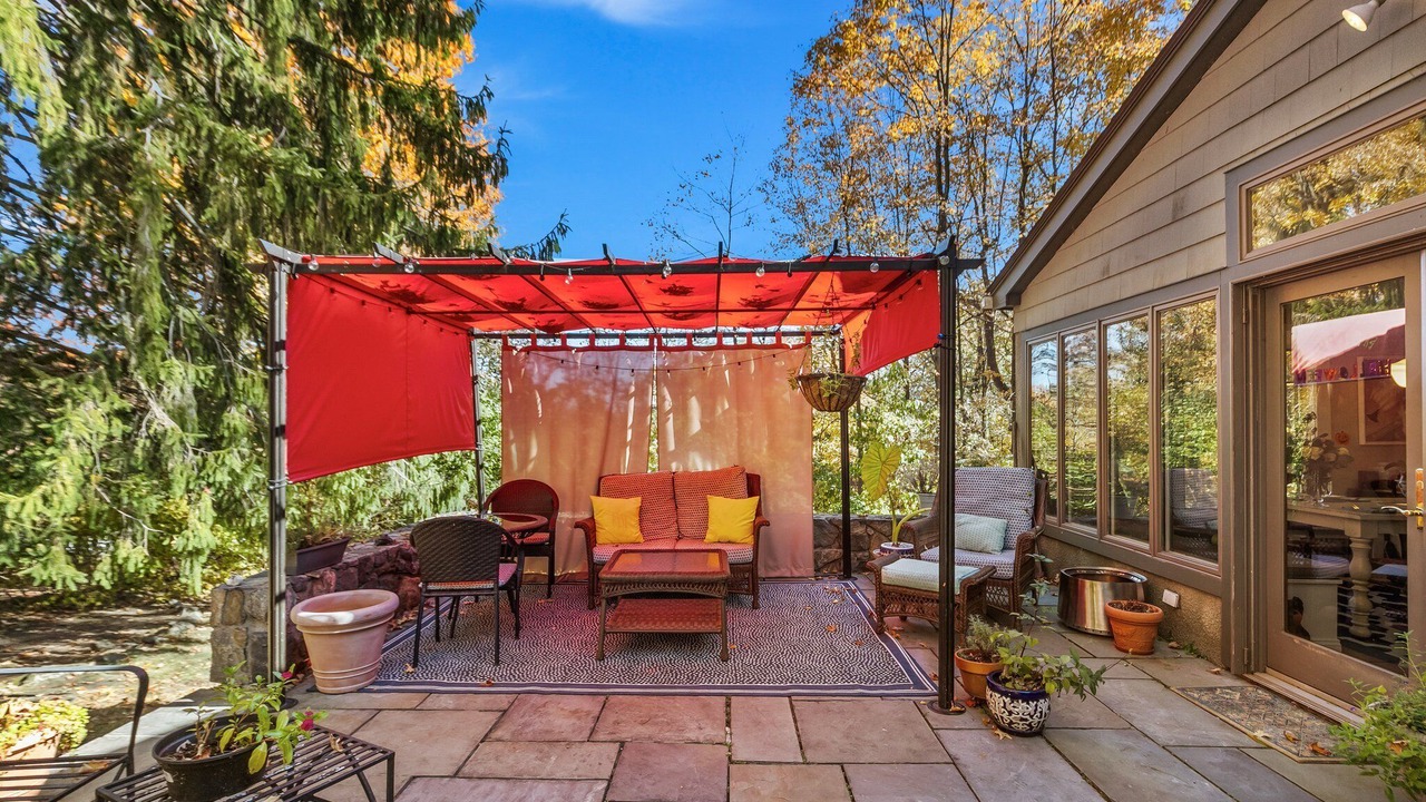 Photo of Patio Balcony in Croton-on-Hudson
