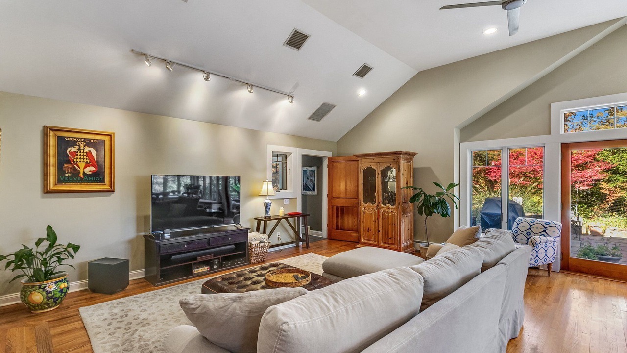Photo of Livingroom in Croton-on-Hudson