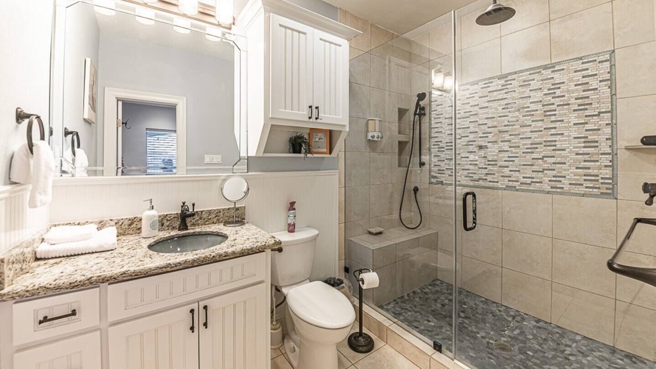 Photo of Bathroom in Crystal Beach