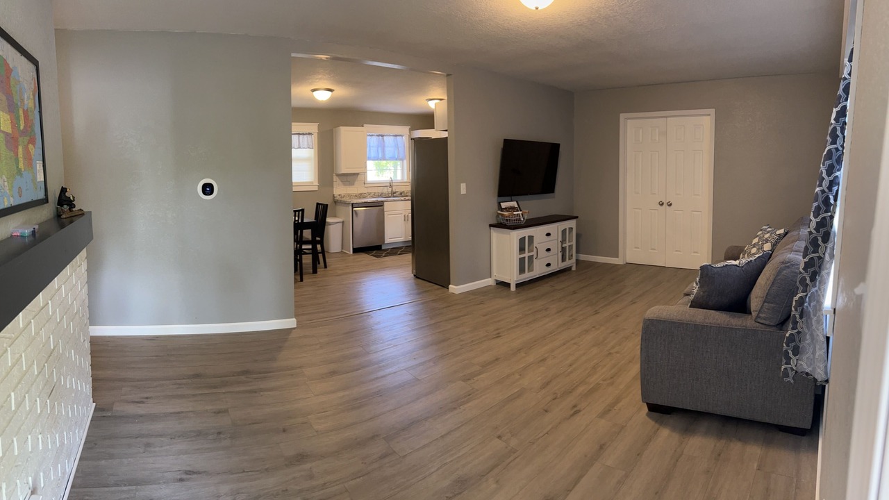 Photo of Livingroom in Van Buren