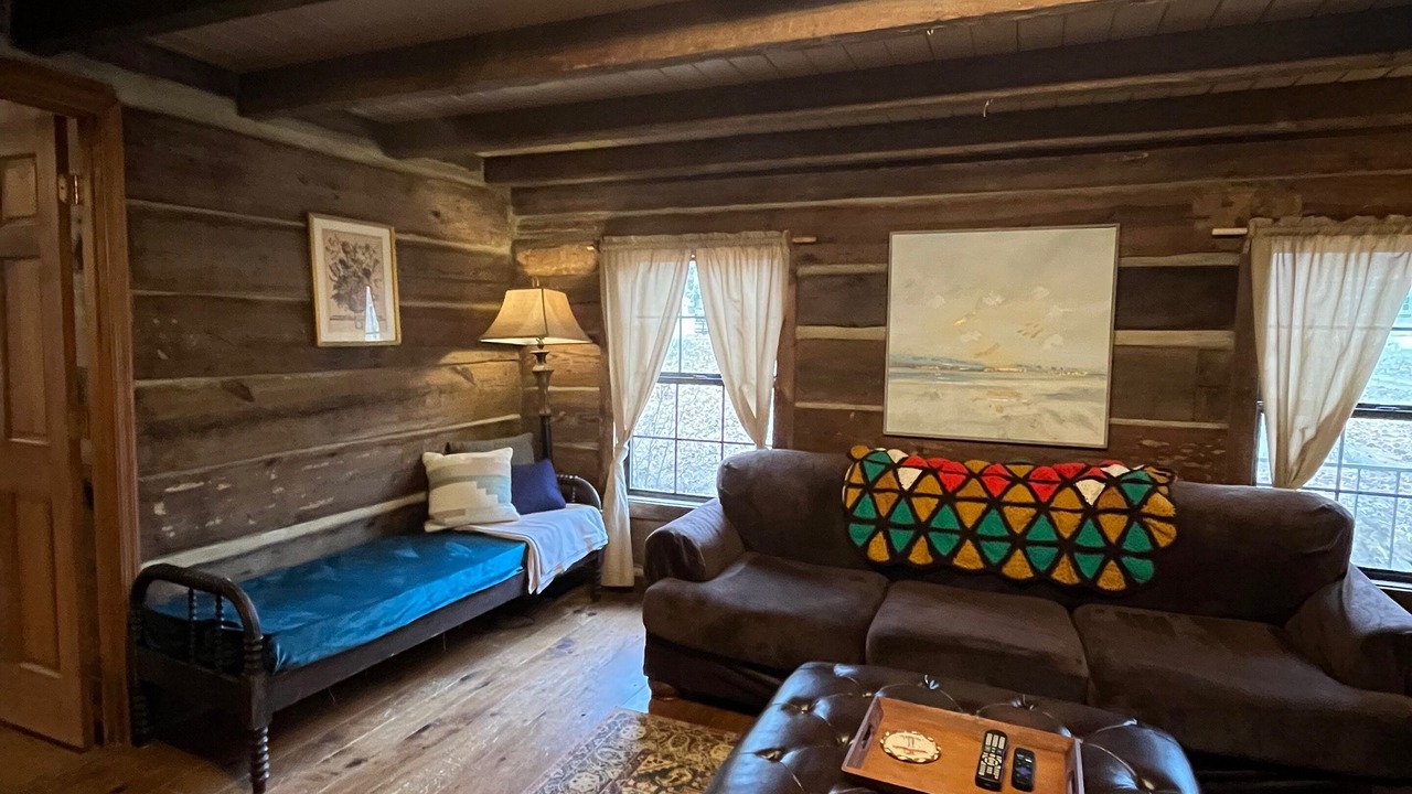 Photo of Livingroom in Chatsworth