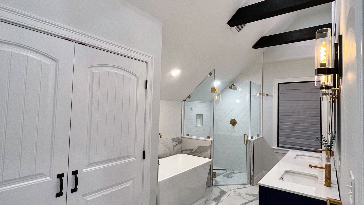 Photo of Bathroom in The Point
