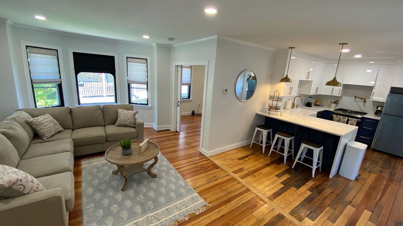 Photo of Livingroom in The Point