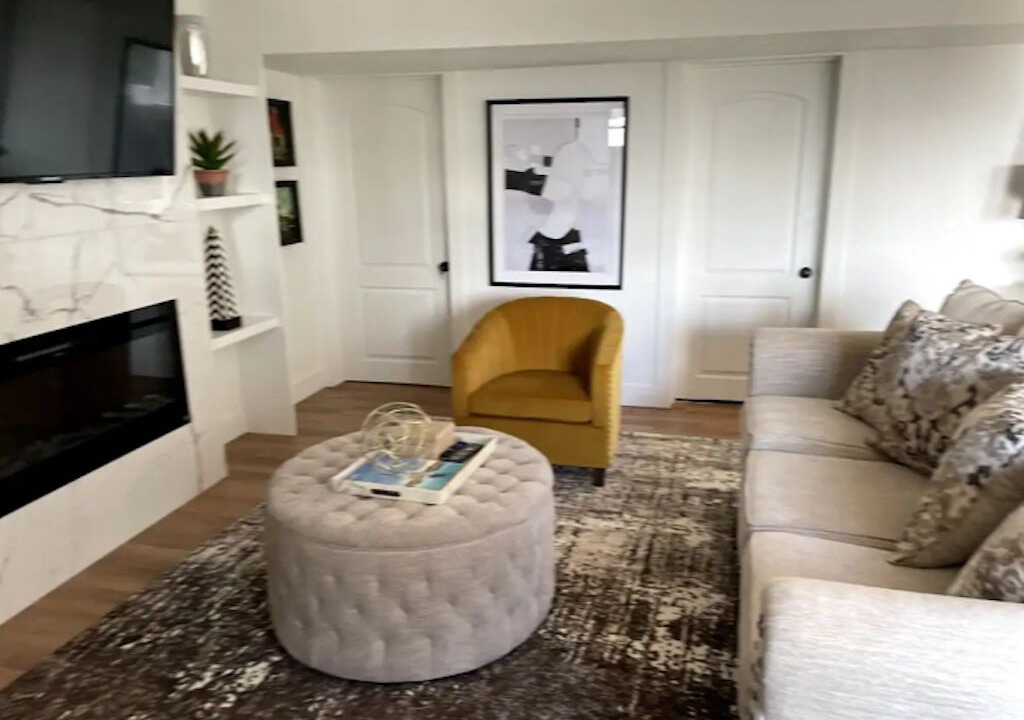 Photo of Livingroom in Cottonwood Heights