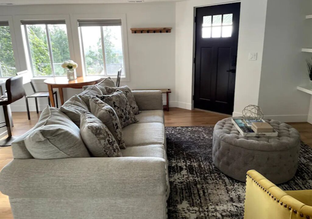 Photo of Livingroom in Cottonwood Heights