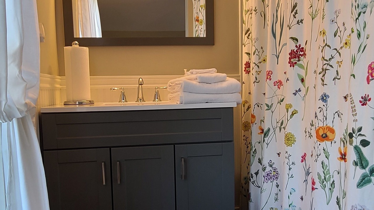 Photo of Bathroom in Gardiner