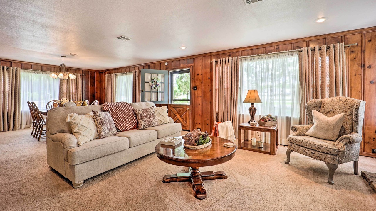 Photo of Bedroom in Grove