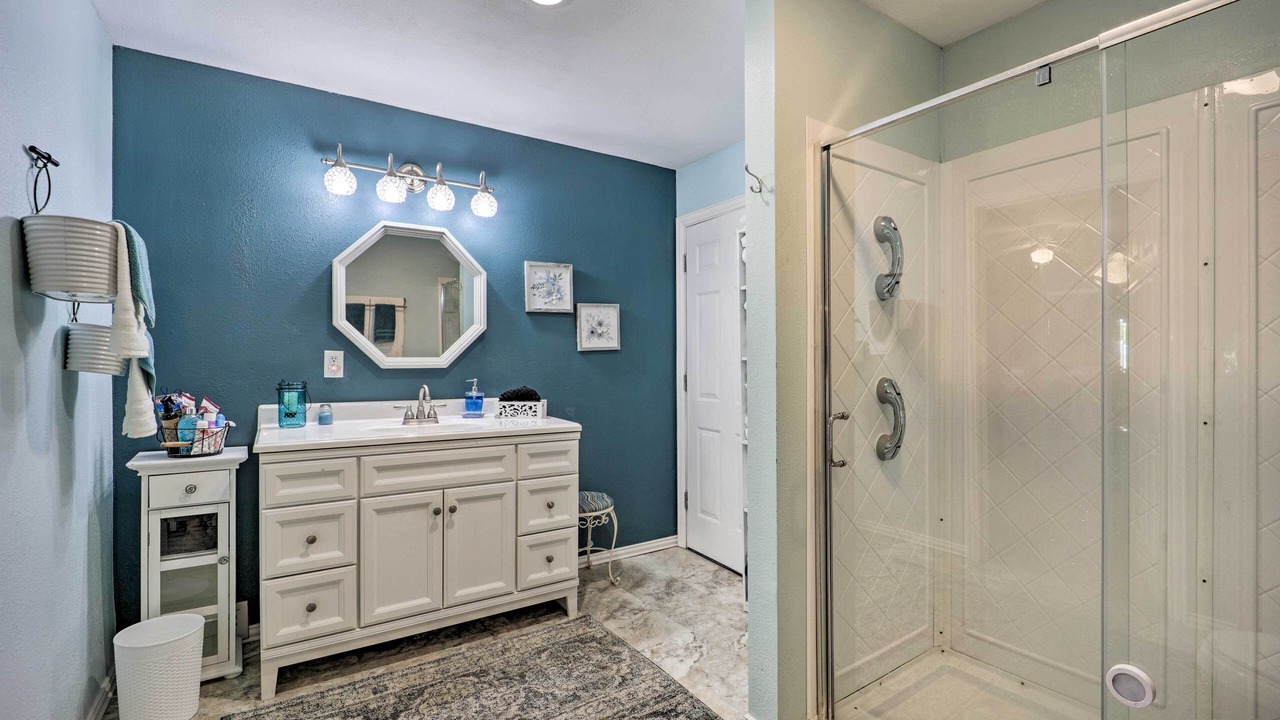 Photo of Bathroom in Grove