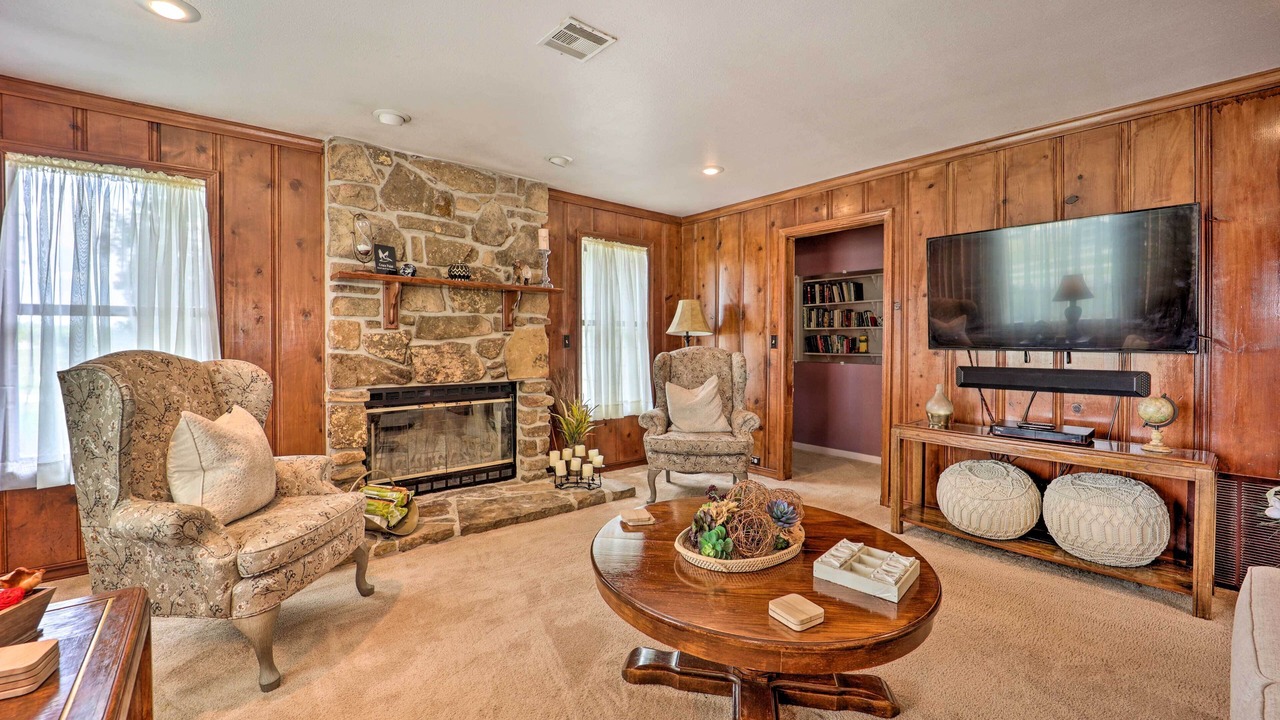 Photo of Bedroom in Grove