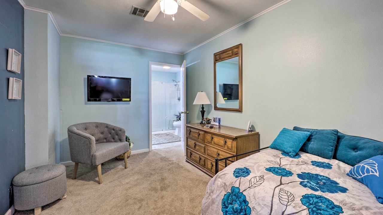 Photo of Bedroom in Grove