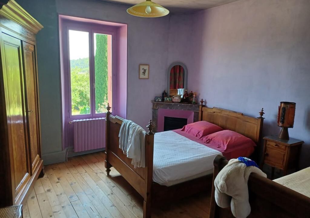 Photo of Bedroom in Courry