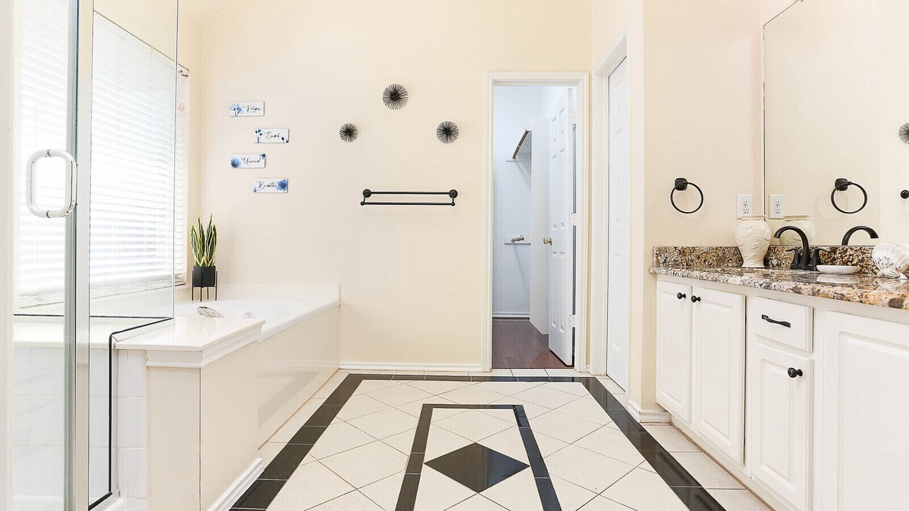 Photo of Bathroom in Woodridge