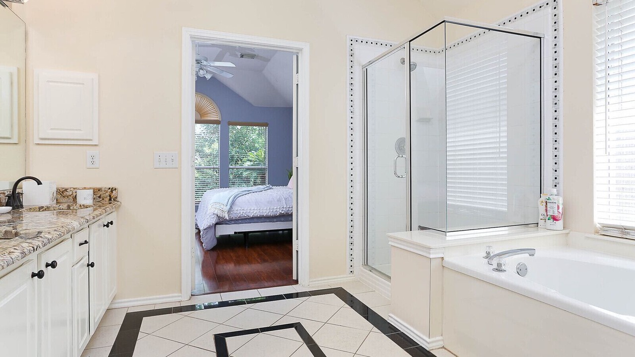 Photo of Bathroom in Woodridge