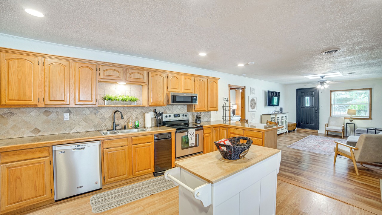 Photo of Kitchen in Gun Barrel City