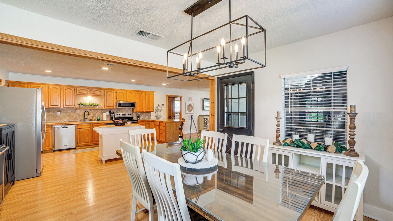 Photo of Bedroom in Gun Barrel City