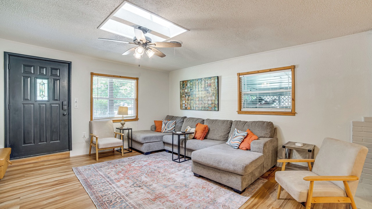 Photo of Livingroom in Gun Barrel City