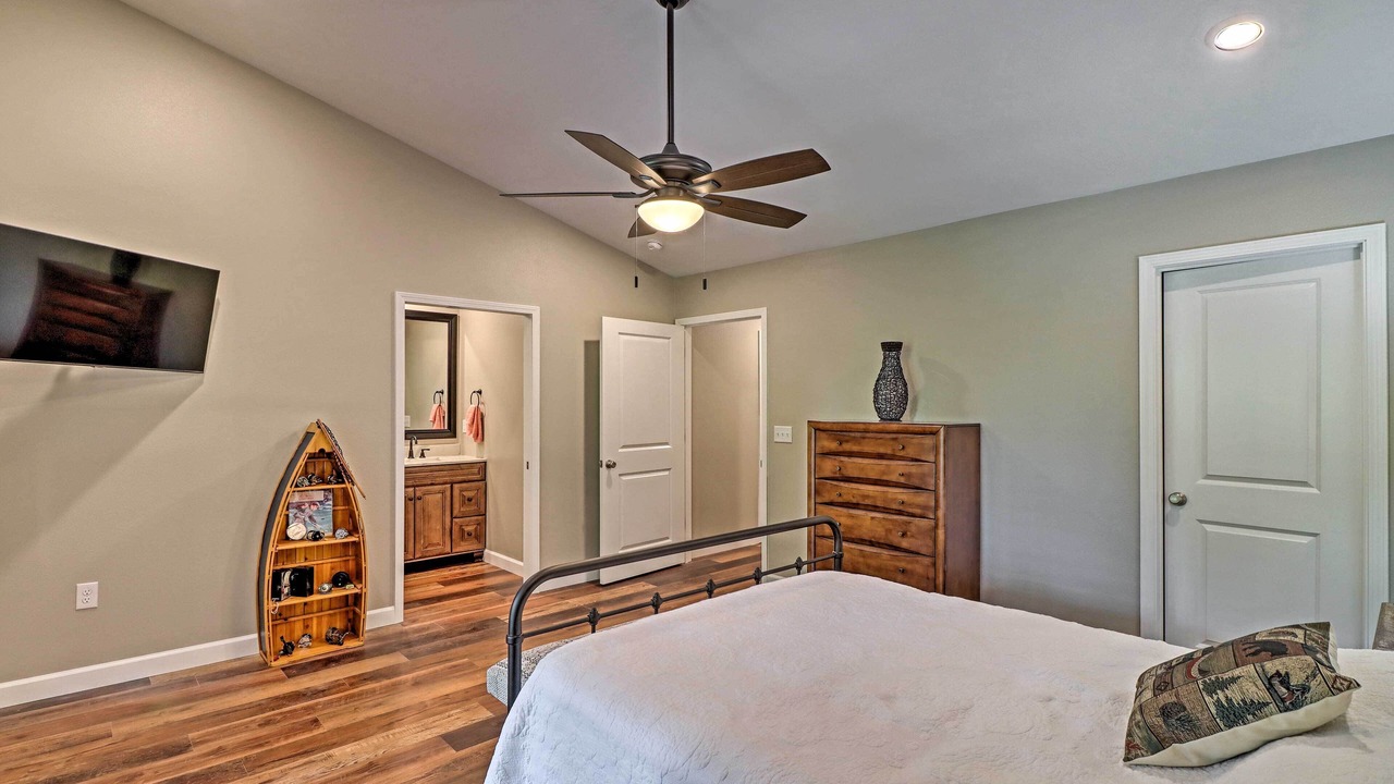 Photo of Bedroom in Bull Shoals