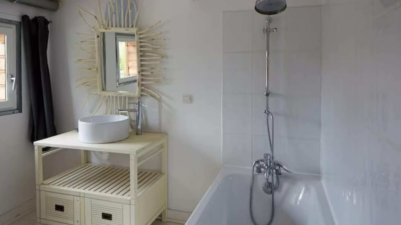 Photo of Bathroom in Cuverville-sur-Yeres