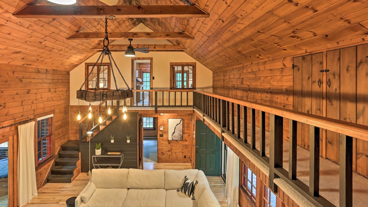 Photo of Livingroom in Lackawaxen