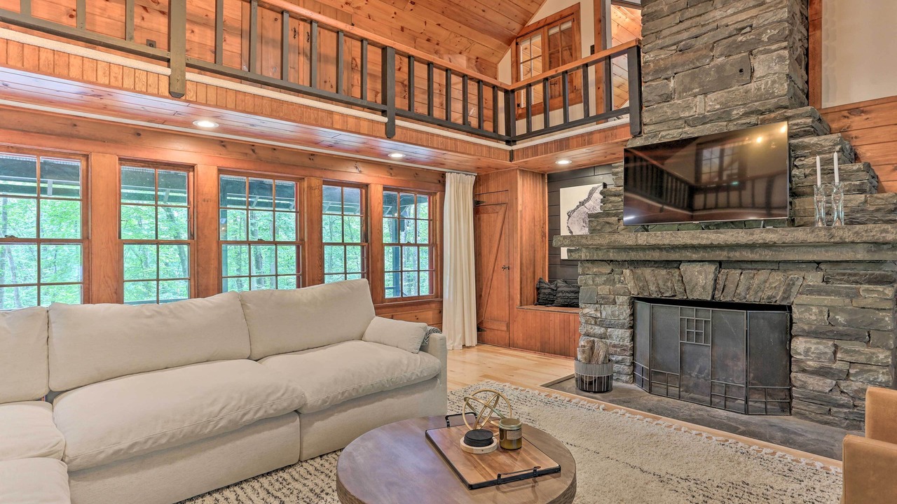 Photo of Livingroom in Lackawaxen