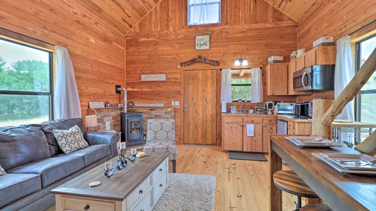 Photo of Livingroom in Milam County