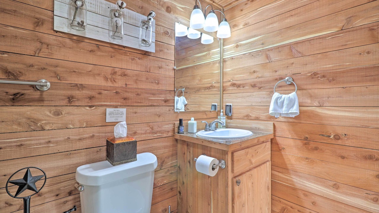 Photo of Bathroom in Milam County