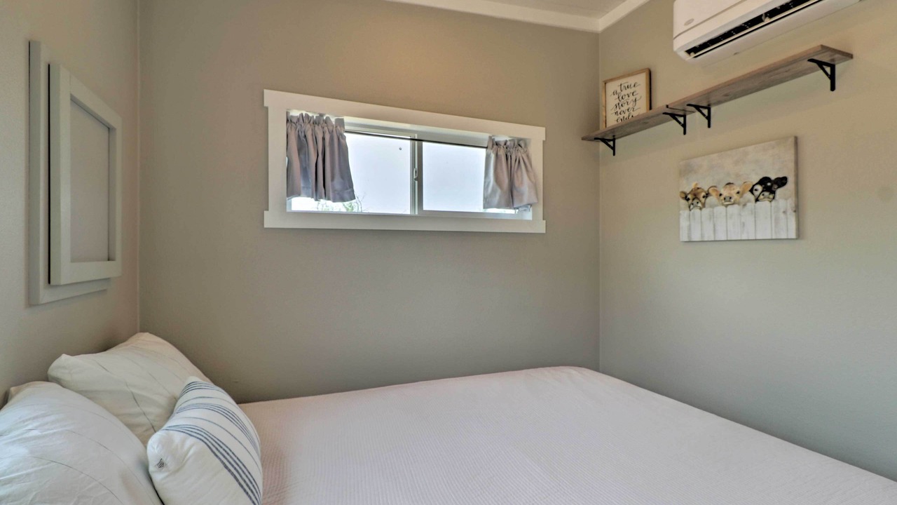 Photo of Bedroom in Milam County