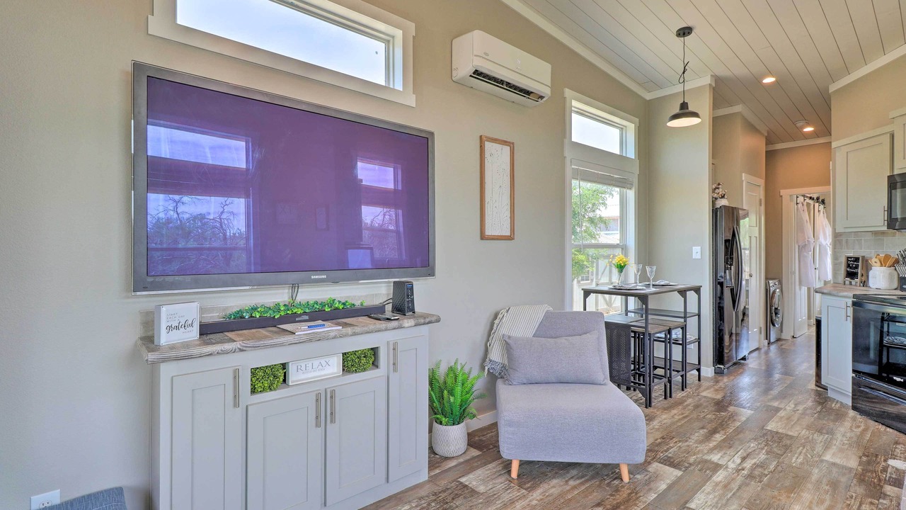 Photo of Livingroom in Milam County